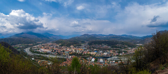 Fototapeta na wymiar Borgosesia, panorama dalla Cima Croce