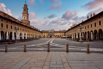 Obraz na płótnie Canvas View of the world-famous renaissance square in the old city centre of Vigevano (Lombardy, Northern Italy); historians think it was designed with the contribution of Leonardo da Vinci.