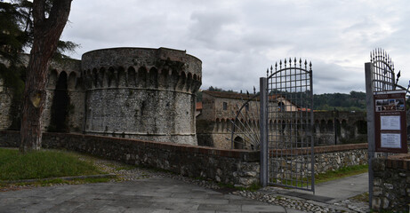 Fototapeta na wymiar Firmafede medieval fortress in Sarzana, Italy.