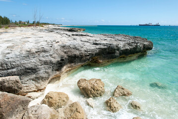 Fototapeta na wymiar Grand Bahama Island Steep Eroded Coastline