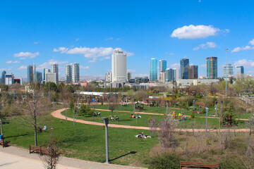 Obraz premium Park, people and blue sky