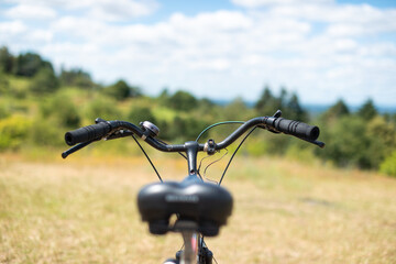 rad steht in natur landschaft radfahren aussicht