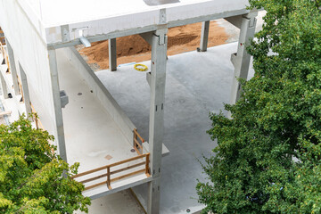baustelle fundament beton rohbau hausbau frist eigenheim verlassen unfertig anlagen finanzierung...