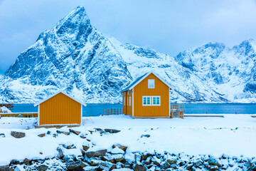 Traditionelles Haus auf den Lofoten, Norwegen