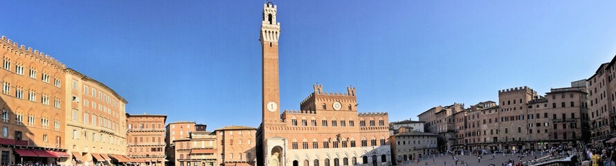Fototapeta na wymiar A view of Siena in Italy