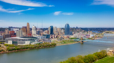 Fototapeta na wymiar An Aerial View of the Ohio River and Downtown Cincinnati on a Perfect Afternoon