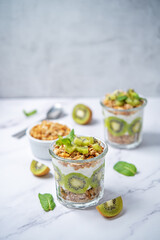 Kiwi Greek yogurt granola parfait