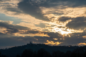 Sonnenuntergang in Linz mit Pöstlingberg