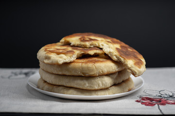 traditional Ukrainian cakes, which were prepared by parents instead of bread