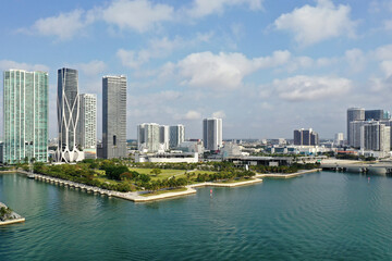 Fototapeta na wymiar Aerial view of Maurice Ferre Park and surrounding buildings in downtown Miami.