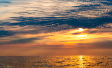 Obraz na płótnie Canvas Sunset over ocean. Summer evening.