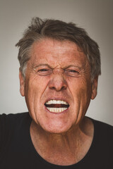 wütender Gesichtsausdruck