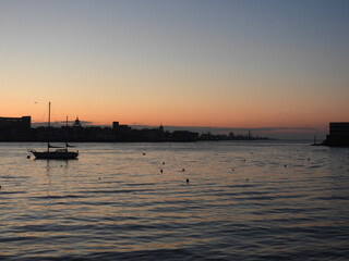 Fototapeta na wymiar sunset in the harbor