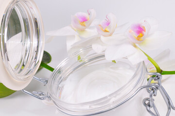 Körpercreme mit Orchidee