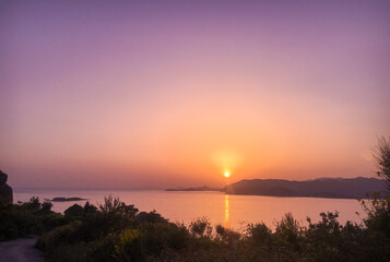 Coloreado atradecer en Dubrovnik, Croacia
