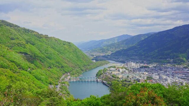 新緑　池田ダム　徳島県三好市池田町の町並み