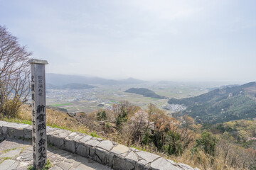 Fototapeta na wymiar 春の低山縦走 (日本 - 滋賀 - 賤ヶ岳)