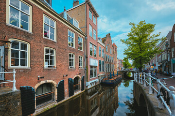 Fototapeta premium Delft street with canal and old houses