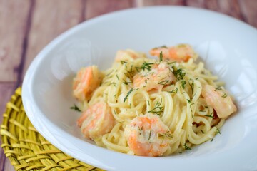 Creamy Spaghetti Pasta with Prawns and Dill