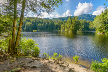 Fototapeta premium Majestic mountain lake in Canada.