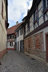 Obraz na płótnie Canvas Gasse mit Fachwerkhäusern in Gengenbach