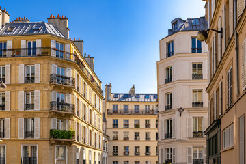 Fototapeta na wymiar Paris, beautiful building, boulevard Beaumarchais in the 11e district 