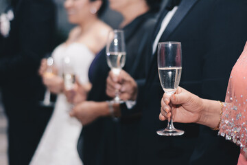 brindis en celebración de bodas