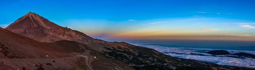 Fototapeta na wymiar sunset over the Pico de Orizaba