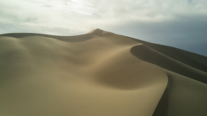 Fototapeta na wymiar sand dunes in the Gobi desert in Mongolia