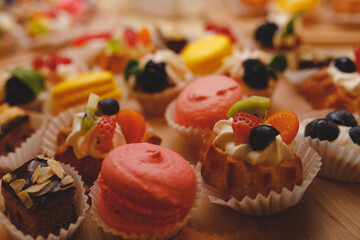 cupcakes with berries