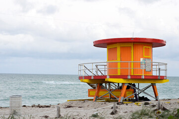 Fototapeta na wymiar lifeguard tower on the beach