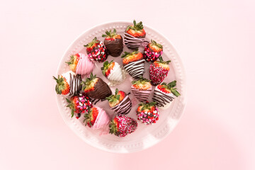 Obraz na płótnie Canvas Chocolate dipped strawberries