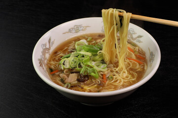 酸辣湯麺