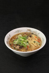 酸辣湯麺