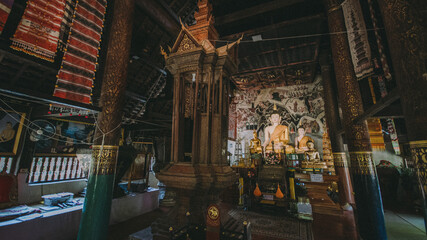 Fototapeta na wymiar Beautiful temple in thailand. 