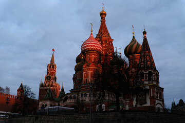 Fototapeta premium Pokrovsky Cathedral at dawn