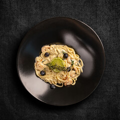 Pasta linguine with grilled shrimps