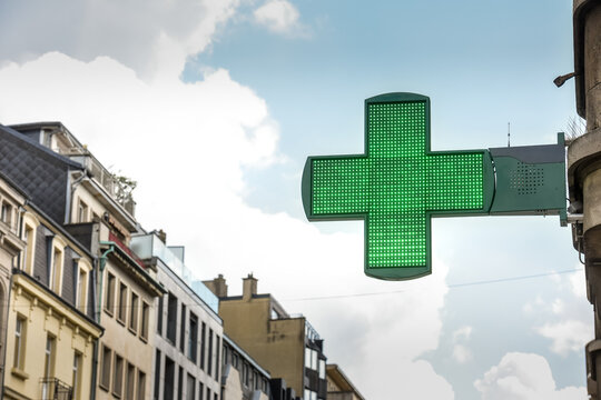 pharmacie pharmacien medicament sant&eacute; garde