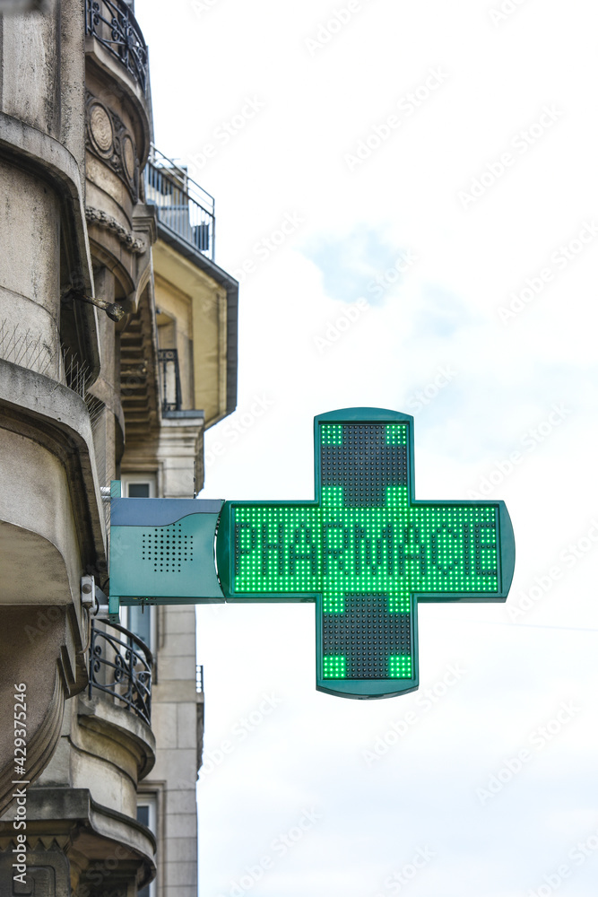 Poster pharmacie pharmacien medicament santé garde