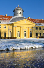 Fototapeta na wymiar Pałac Maltzanów w Miliczu, obecnie Technikum Leśne
