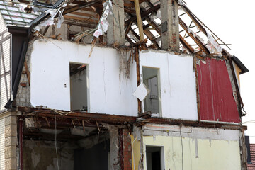 abriss von einem alten haus