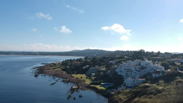 Location: Punta Ballena, Uruguay.
Summertime.
Carlos Paez Vilaro House.