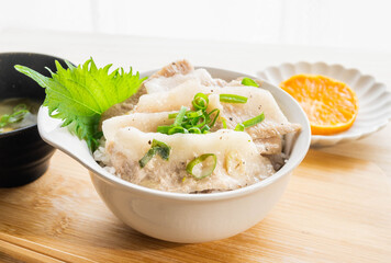 豚トロネギ塩だれ丼