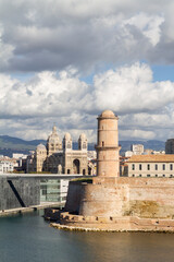 Fortaleza o Castillo en el Puerto de la ciudad de Marsella en el pais de Francia