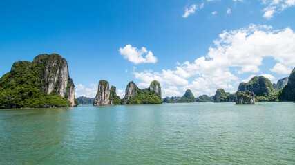 Fototapeta na wymiar Ha long bay islands in Vietnam