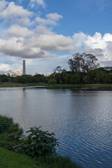 Fototapeta na wymiar paisagem de final de tarde no parque Ibirapuera em São Paulo