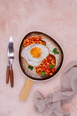 Sandwich with tomatoes and chickpeas