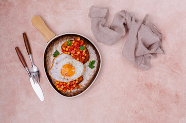 Sandwich with tomatoes and chickpeas