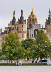 Fototapeta premium In Schwerin: Am Stadtschloß