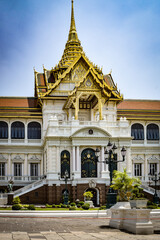 Fototapeta na wymiar バンコク、大宮殿、エメラルド寺院、仏舎利塔などを周遊する